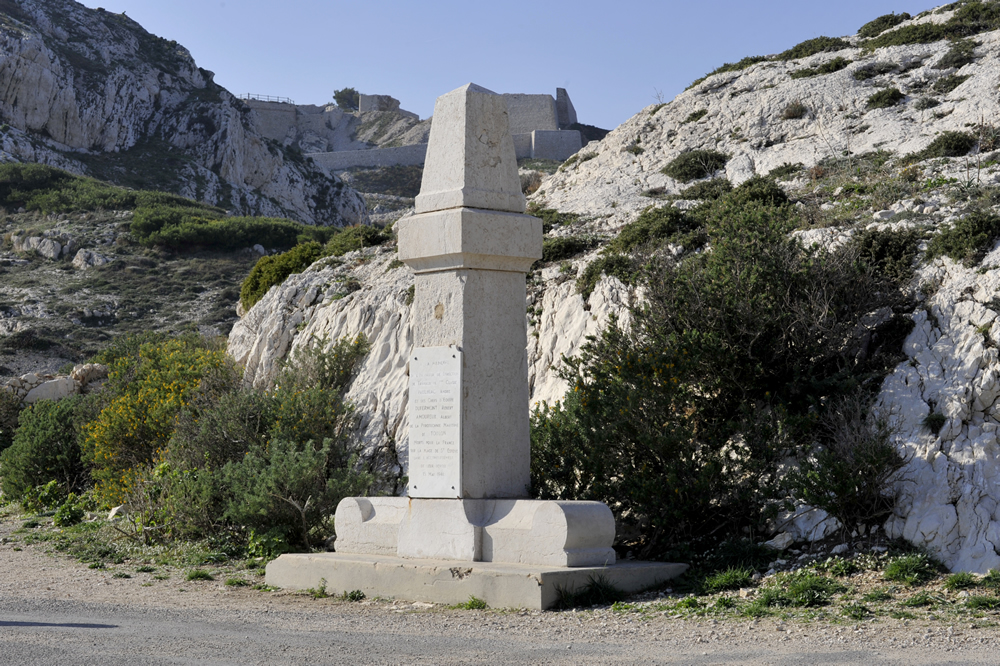 Mémorial de Saint Estève, Hommage et fautes d’orthographes