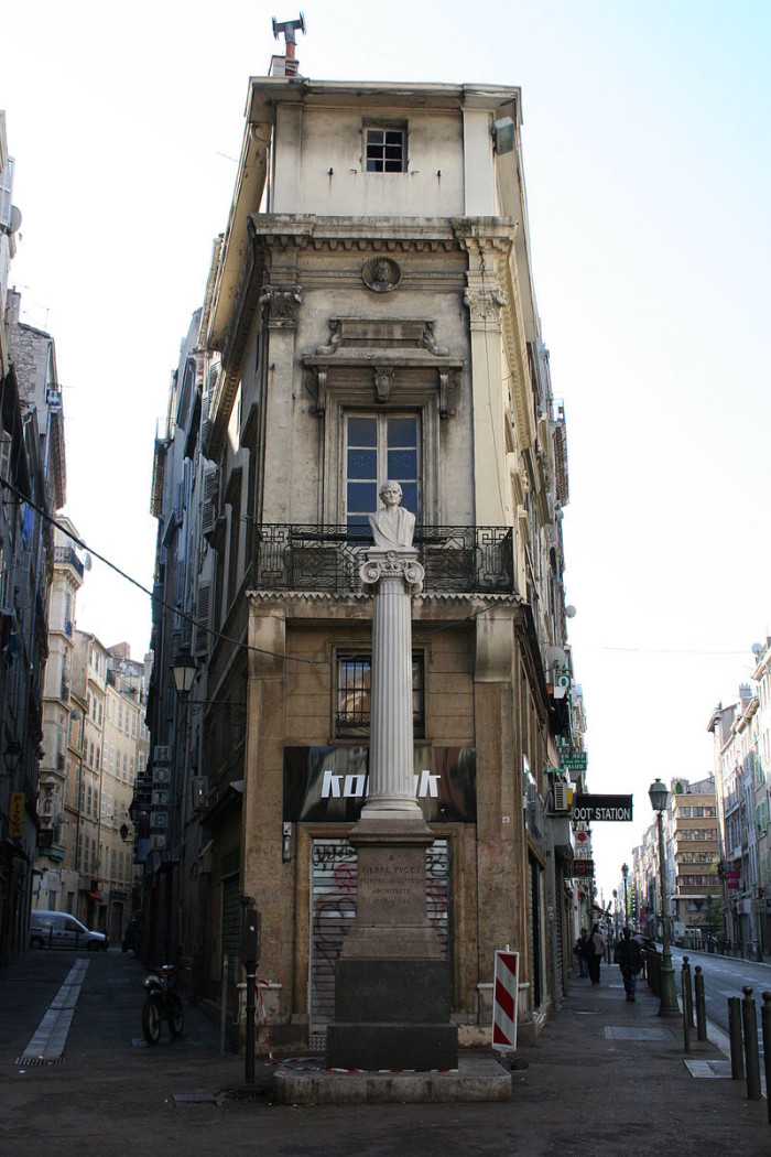 Colonne de Pierre Puget, rue de Rome, Marseille, Provence