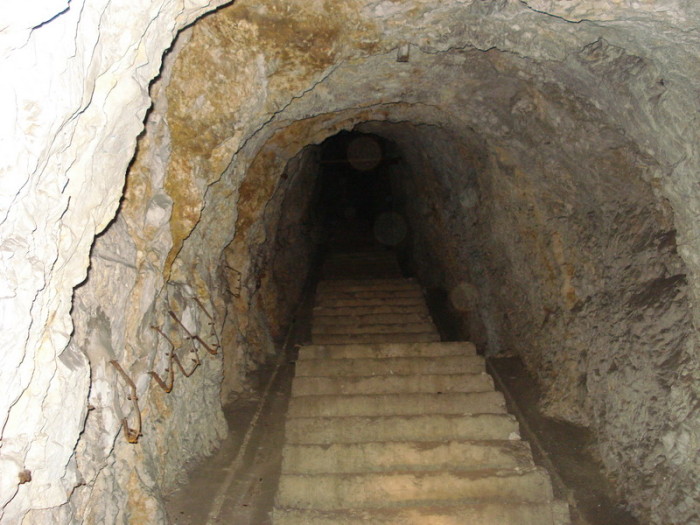 les-souterrains-bunkers-de-notre-dame-de-la-garde-marseille