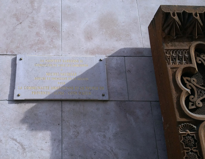 khatchkar-etchmiadzine-conseil-regional-27-place-jules-guesde-13002-marseille-2