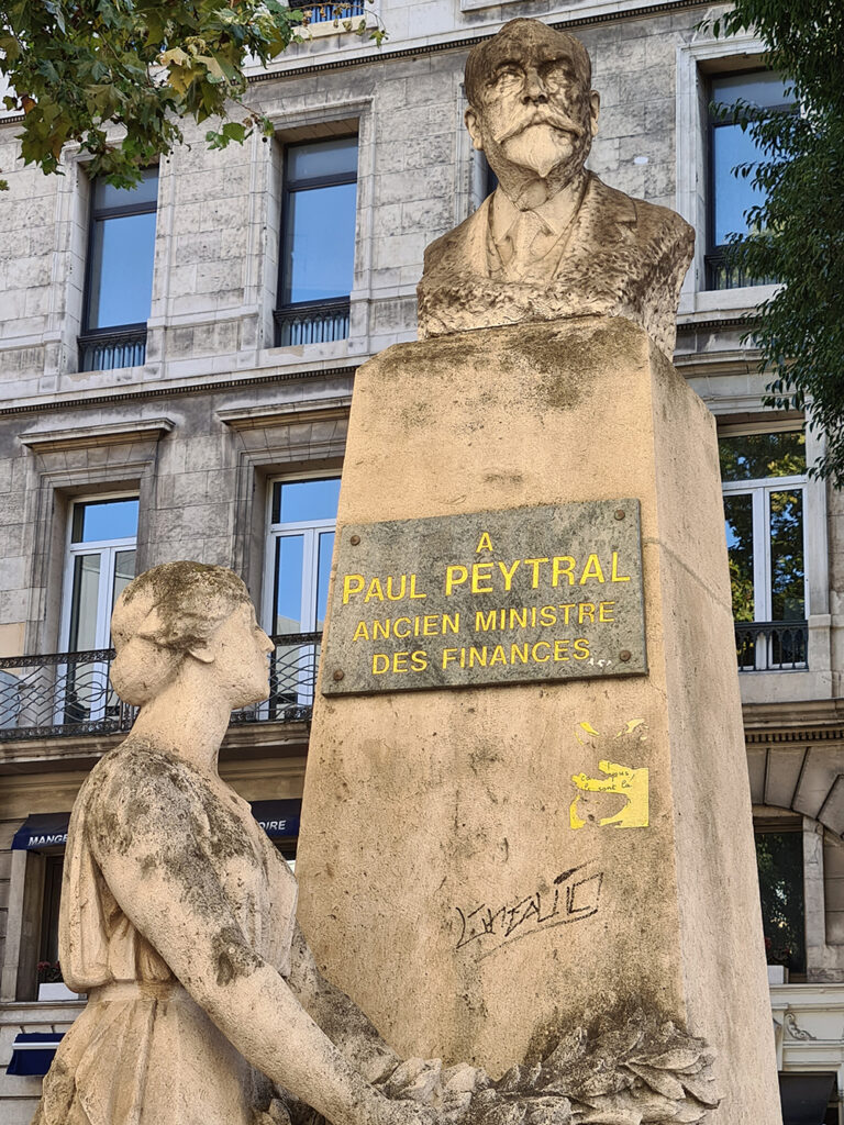 Statue de Paul Peytral par Auguste Carli, Marseille