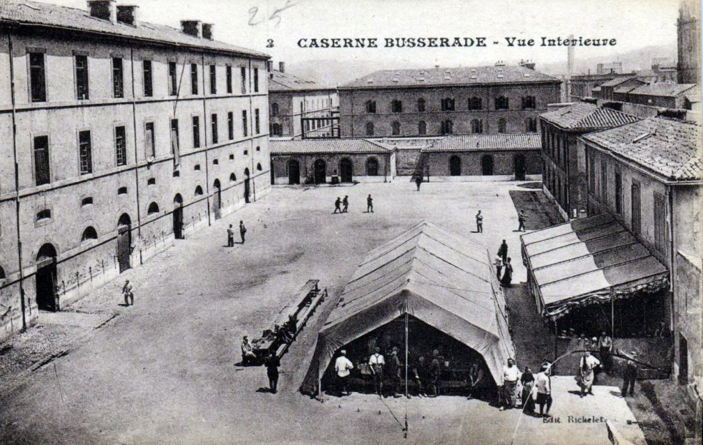Caserne Busserade, le Soldat Fernandel et le Groupe Scolaire Marceau
