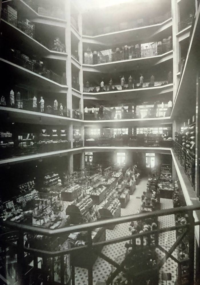 40-48-rue-saint-ferreol-aux-armes-de-france-aux-dames-de-france-galeries-lafayette-marseille