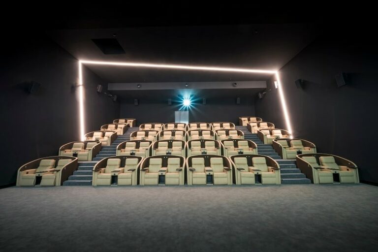 Cinéma Pathé EuropaCorp Joliette, un long film de 14 ans, Marseille