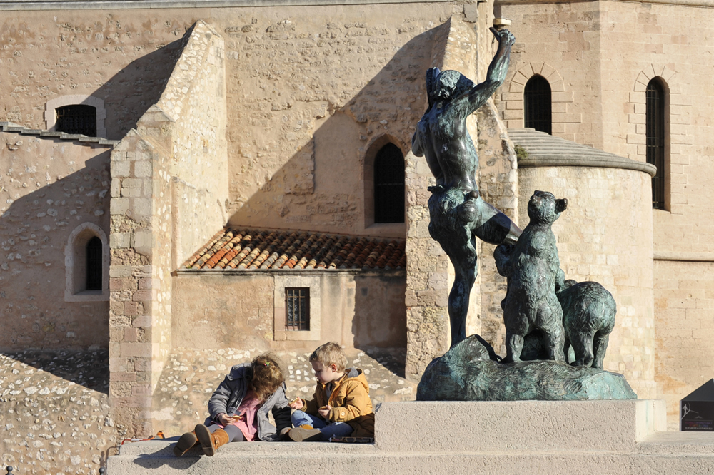 Statue le Dresseur d’Ourson par Louis Botinelly