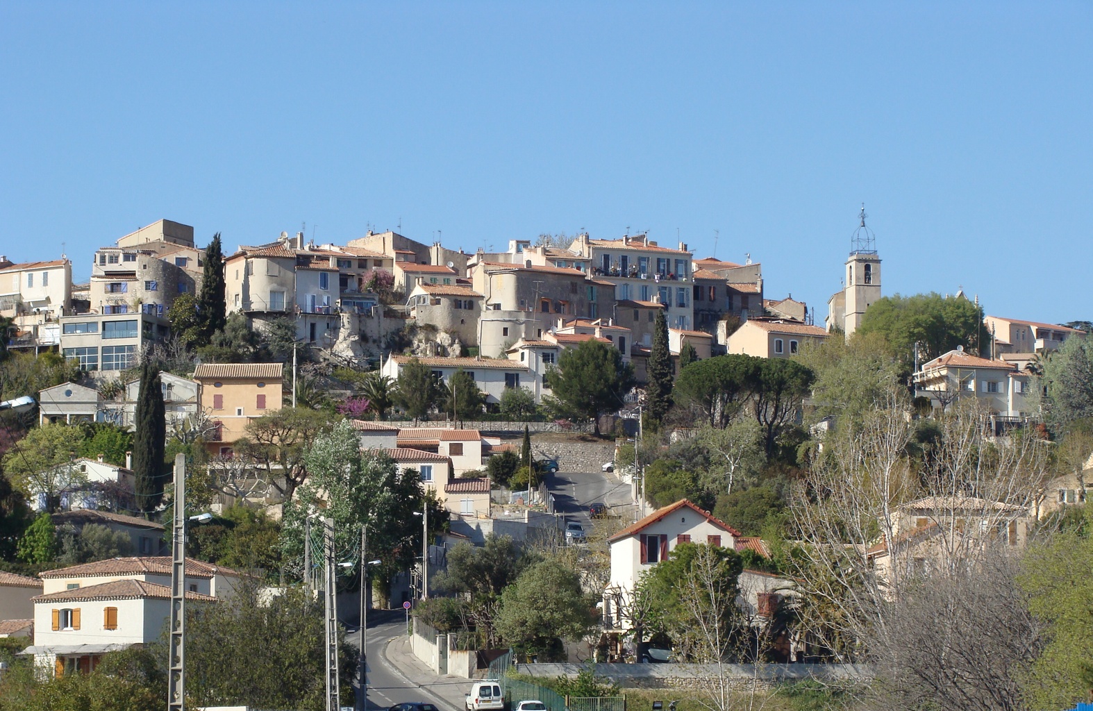 Saint Julien, Le Village Fortifié, Sancti Juliani