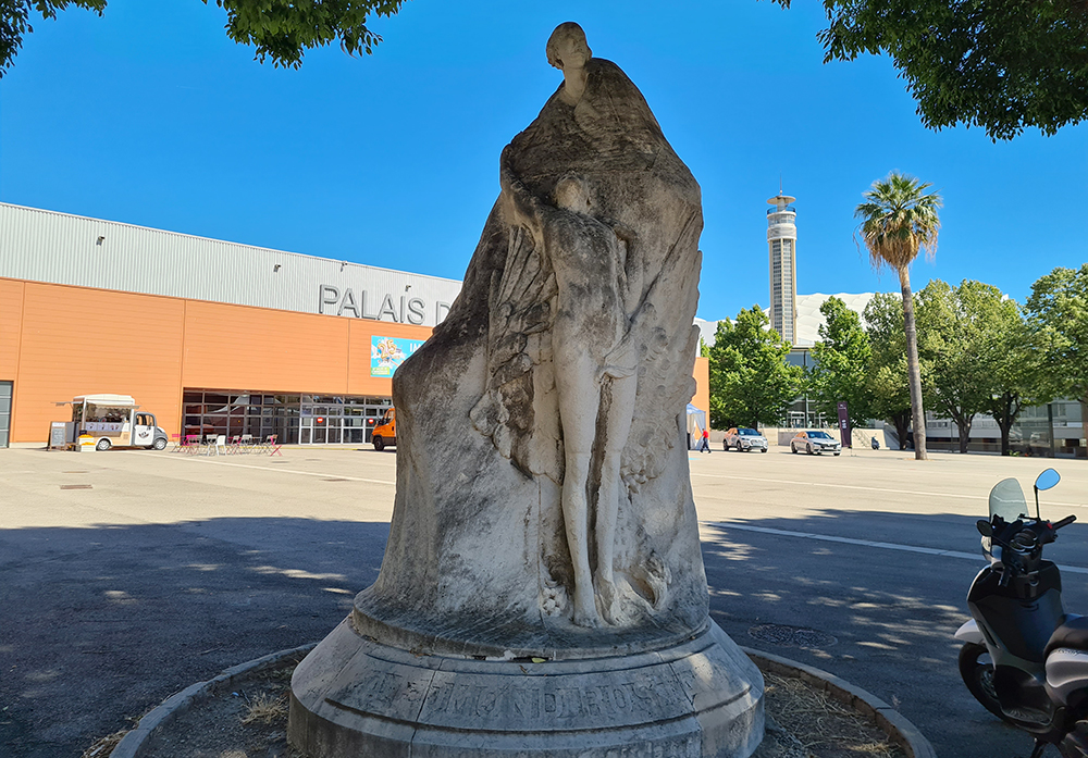 Monument à Edmond Rostand par Paul Gondard