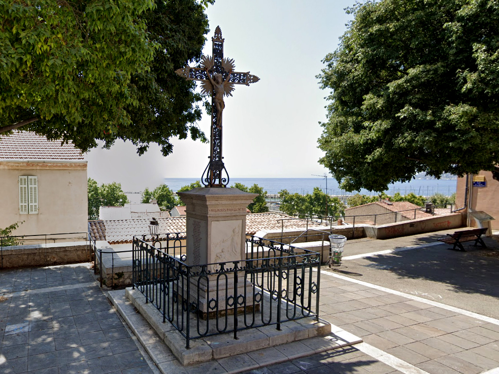 Croix Monumentale de la Place Maleterre