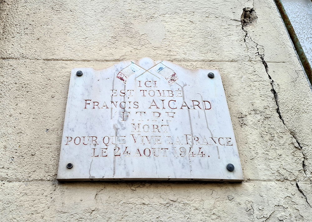 Plaque hommage au résistant Francis Aicard