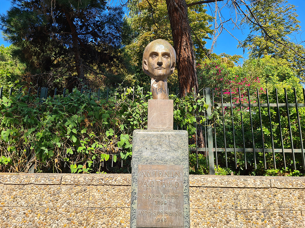 Monument à Antonin Artaud par François Bouché