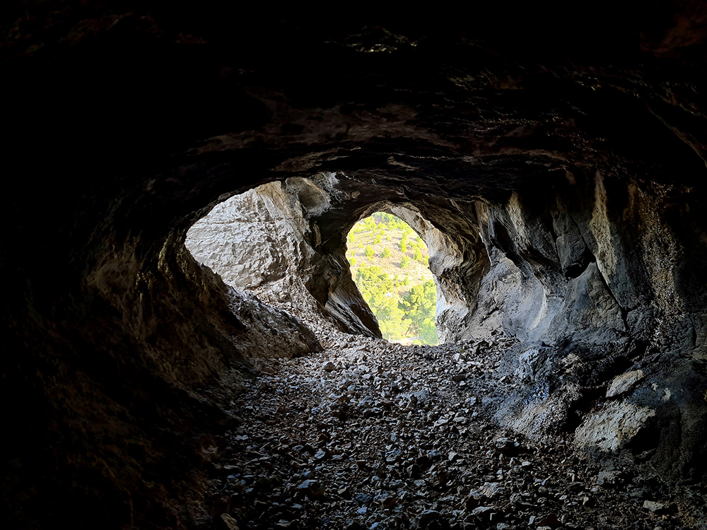 La Grotte du Figuier du Massif de la Nerthe