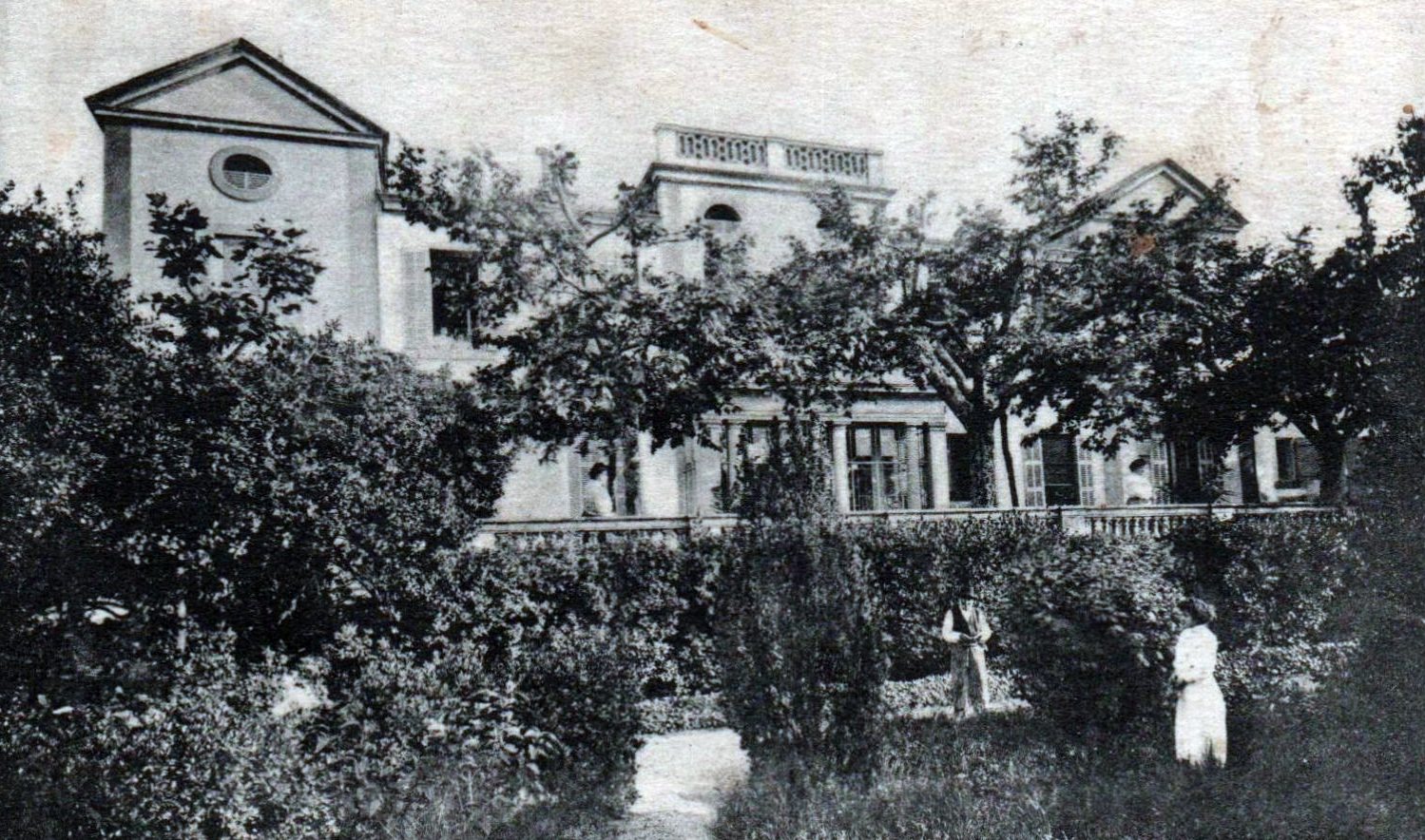Château du Coronet et la Clinique Bouchard, depuis 1904
