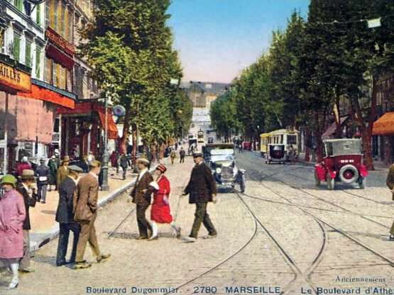 Aux Trois Quartiers, Paris, nouveautés d'été, mardi 20 avril, ombrelles