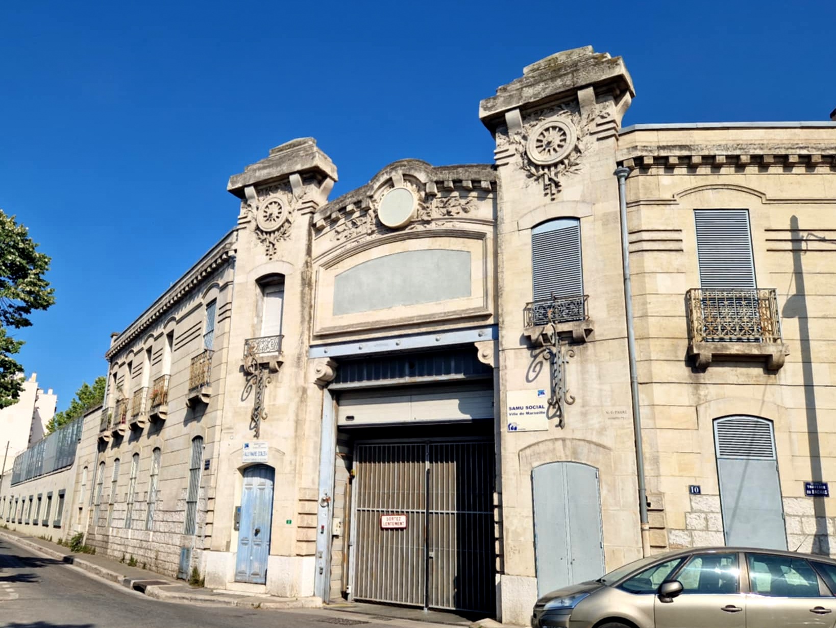 Les voitures Berliet et le SAMU social de Marseille