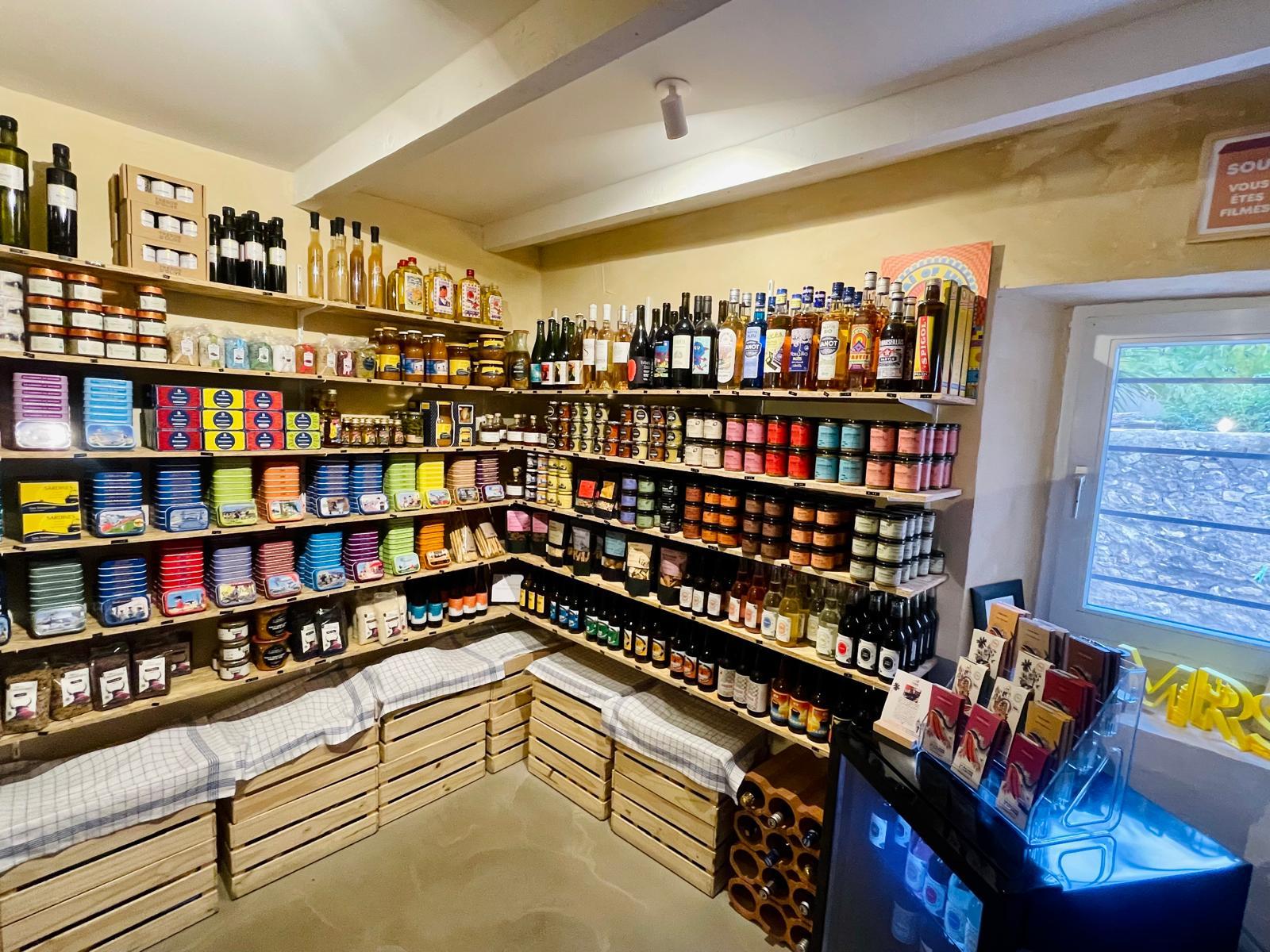 Super Boutique, vitrine pour créateurs marseillais, 2024